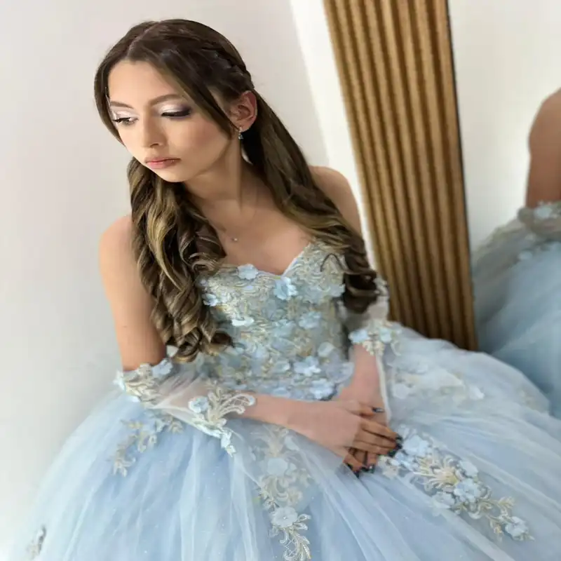 MAQUILLAJE Y PEINADOS - Imagen 3