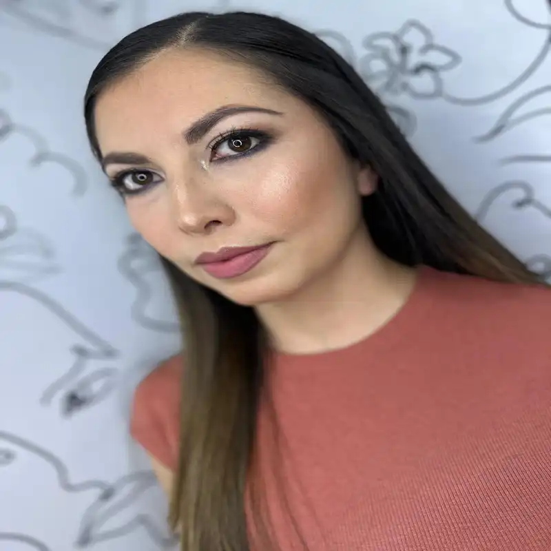 MAQUILLAJE Y PEINADOS - Imagen 7